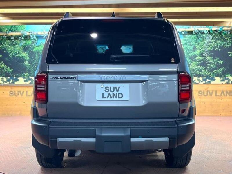 LAND CRUISER 250
