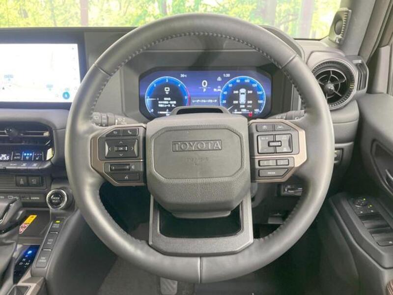 LAND CRUISER 250
