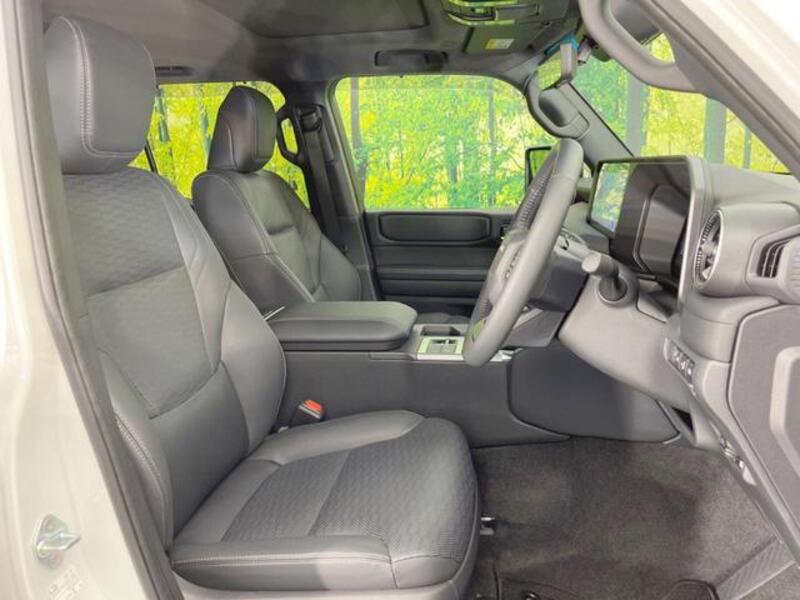 LAND CRUISER 250