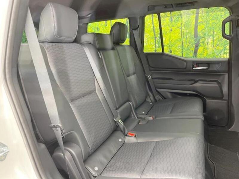 LAND CRUISER 250