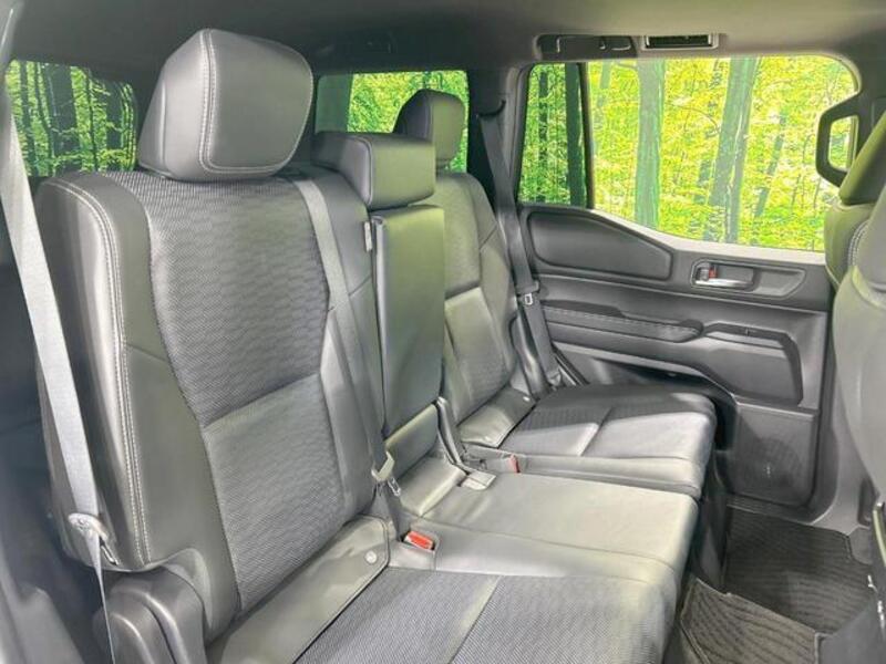 LAND CRUISER 250