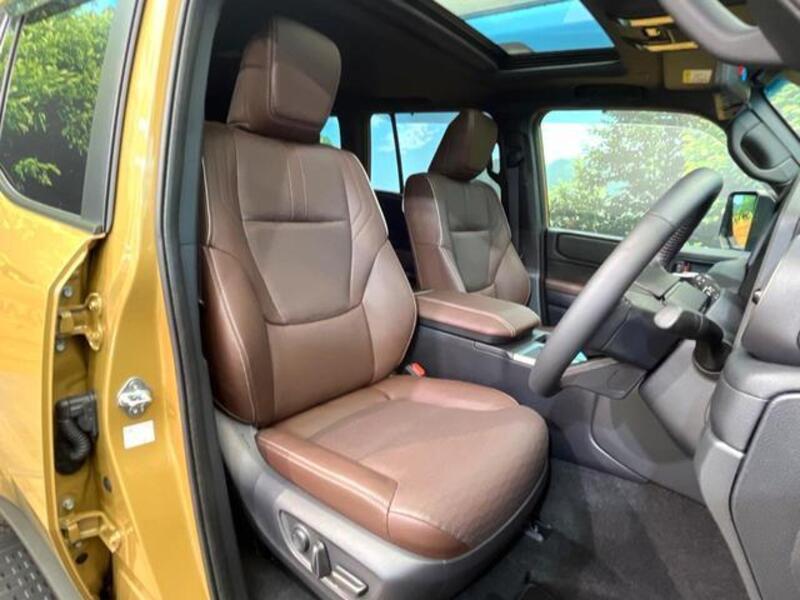 LAND CRUISER 250