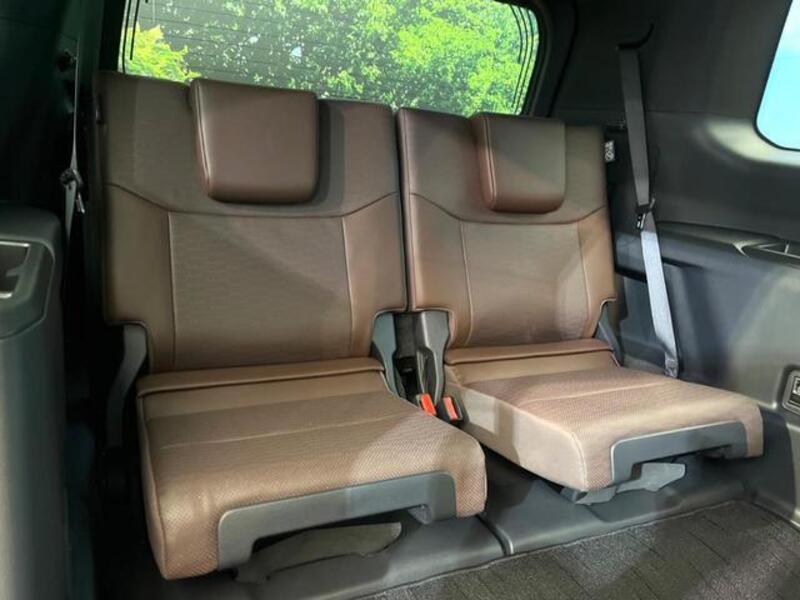 LAND CRUISER 250