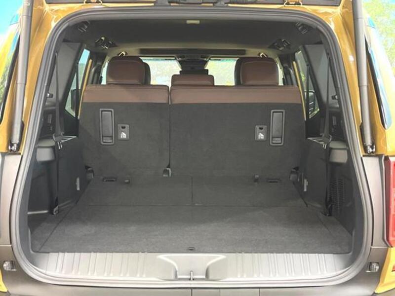 LAND CRUISER 250