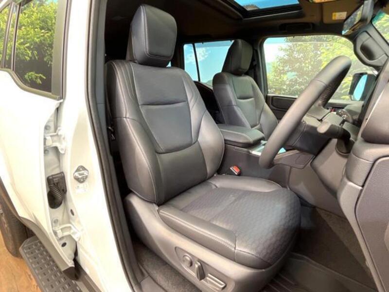 LAND CRUISER 250