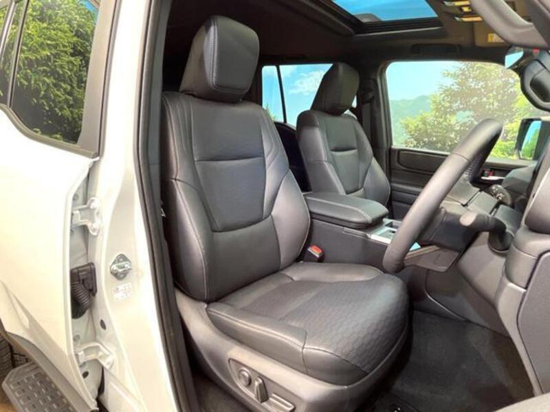 LAND CRUISER 250
