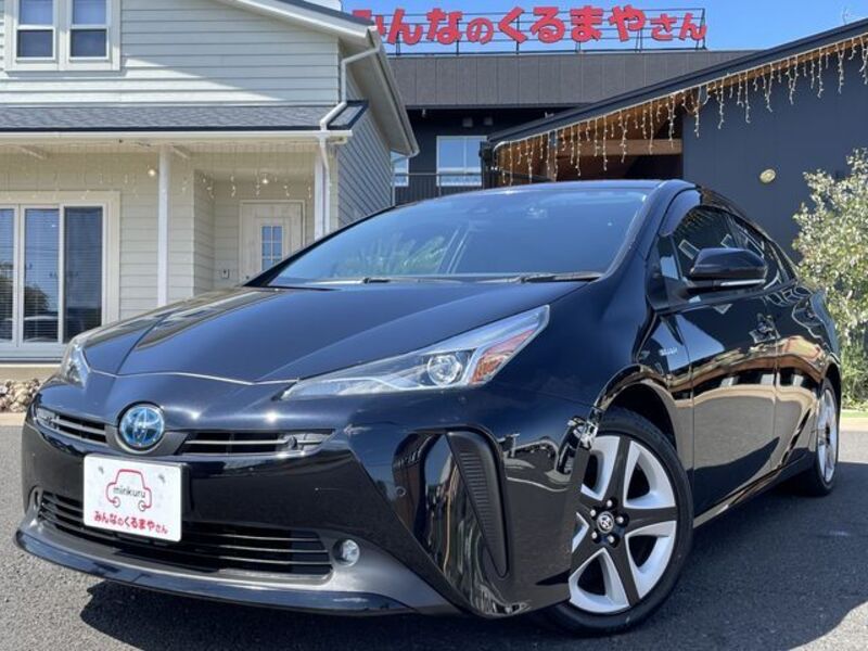 TOYOTA PRIUS
