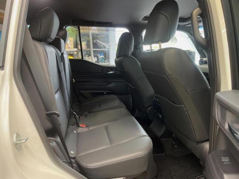 LAND CRUISER 250