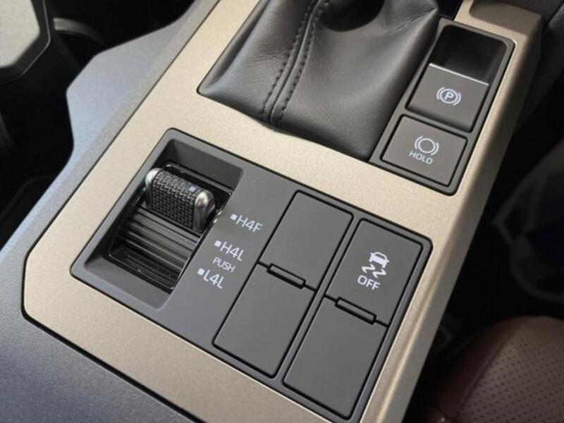 LAND CRUISER 250