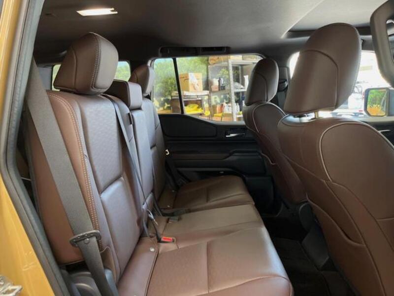 LAND CRUISER 250
