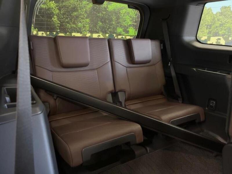 LAND CRUISER 250