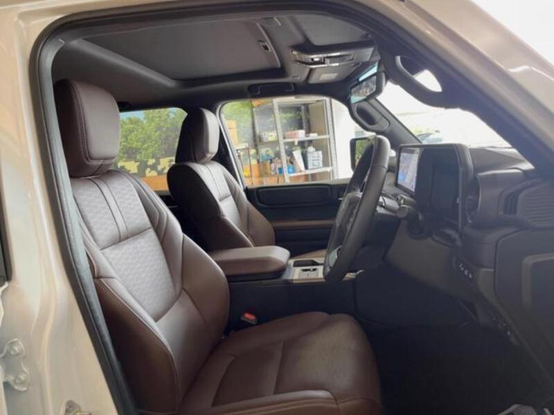 LAND CRUISER 250