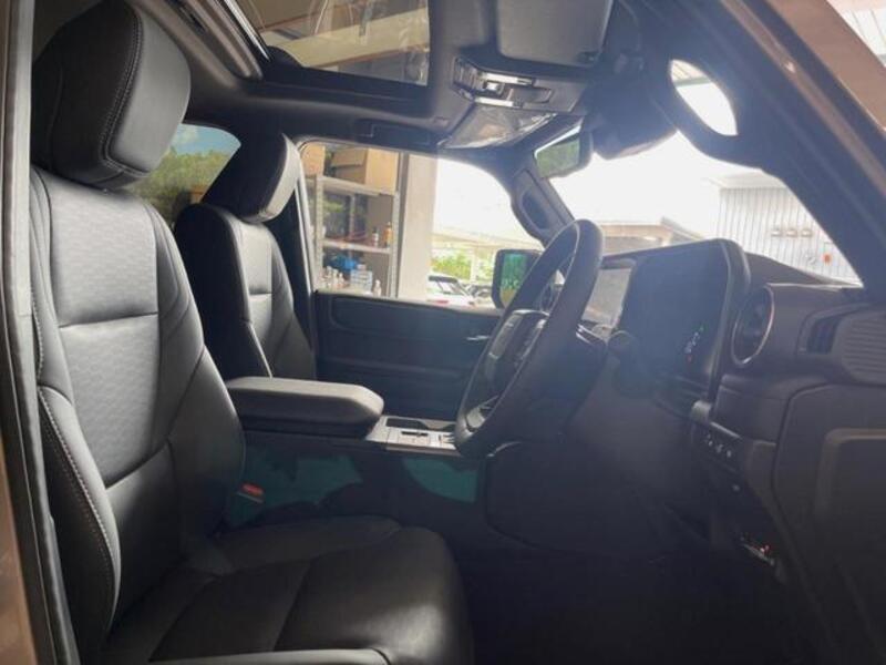 LAND CRUISER 250