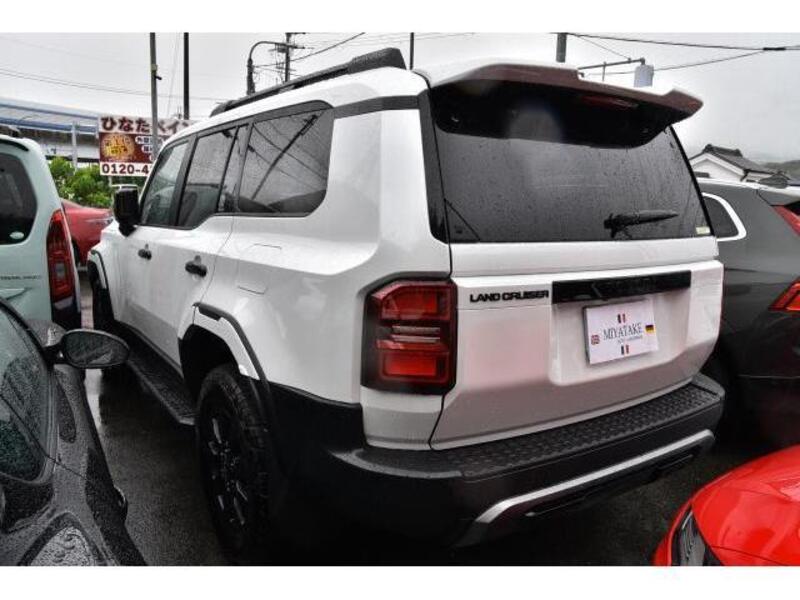 LAND CRUISER 250