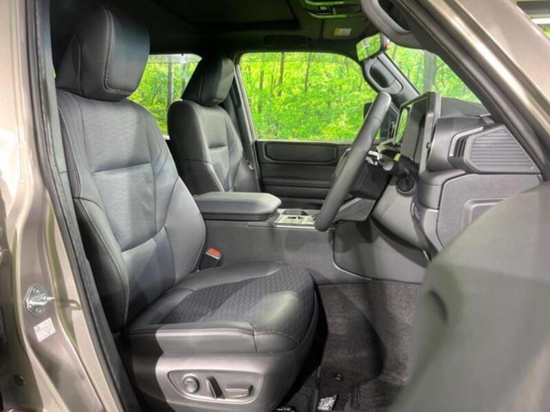 LAND CRUISER 250