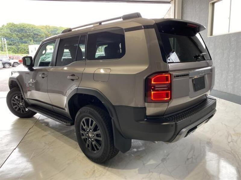 LAND CRUISER 250