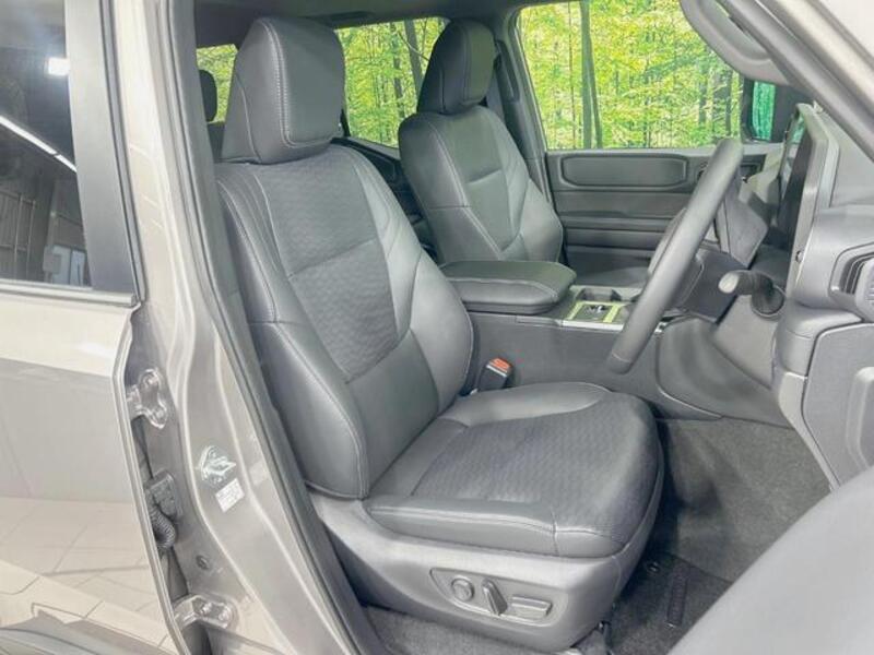 LAND CRUISER 250