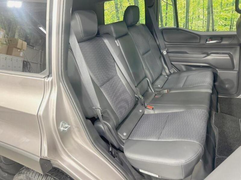LAND CRUISER 250
