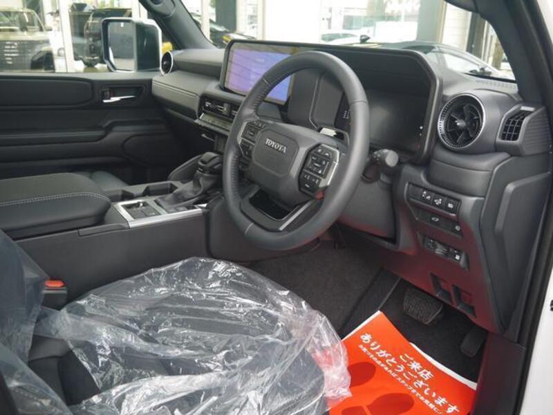 LAND CRUISER 250