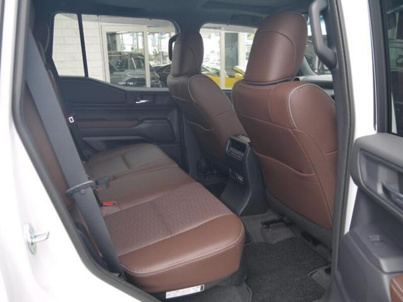 LAND CRUISER 250