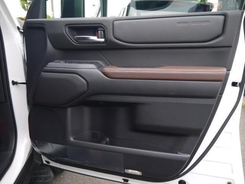 LAND CRUISER 250