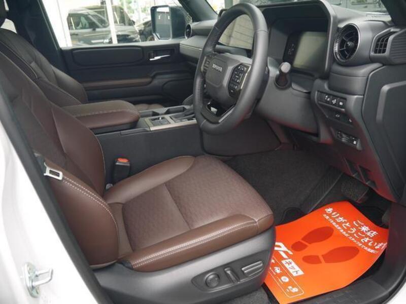 LAND CRUISER 250