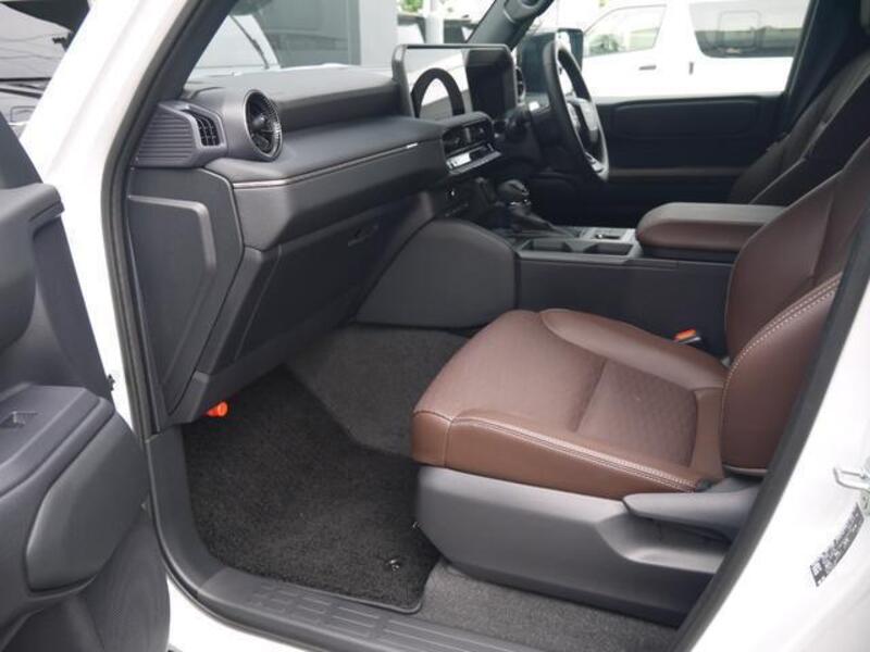 LAND CRUISER 250