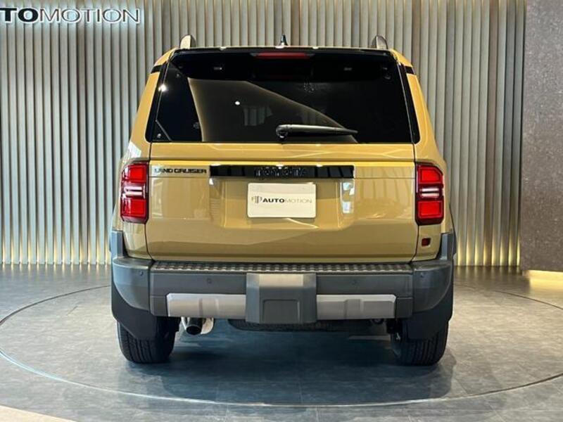 LAND CRUISER 250