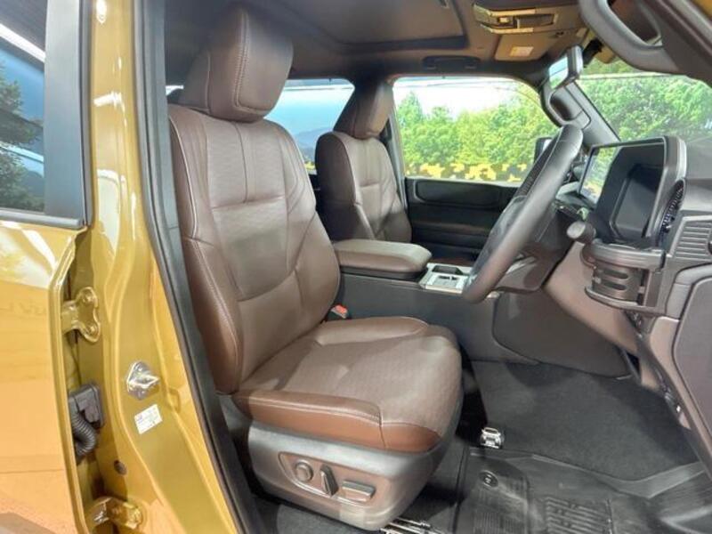 LAND CRUISER 250