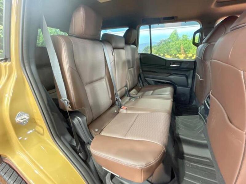 LAND CRUISER 250