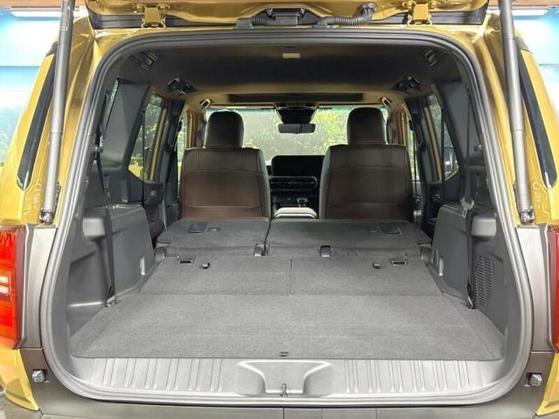 LAND CRUISER 250