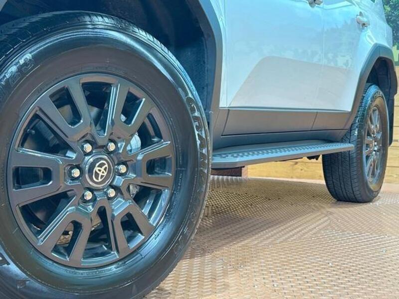 LAND CRUISER 250