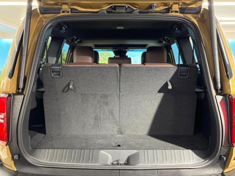 LAND CRUISER 250
