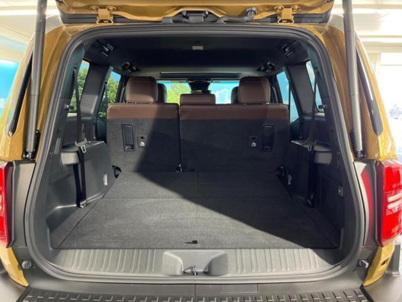 LAND CRUISER 250
