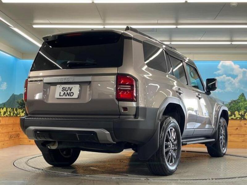 LAND CRUISER 250