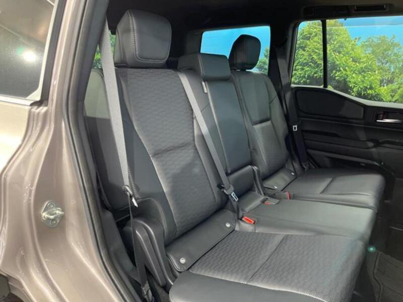LAND CRUISER 250