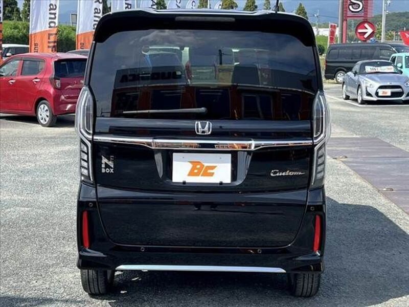 N BOX CUSTOM