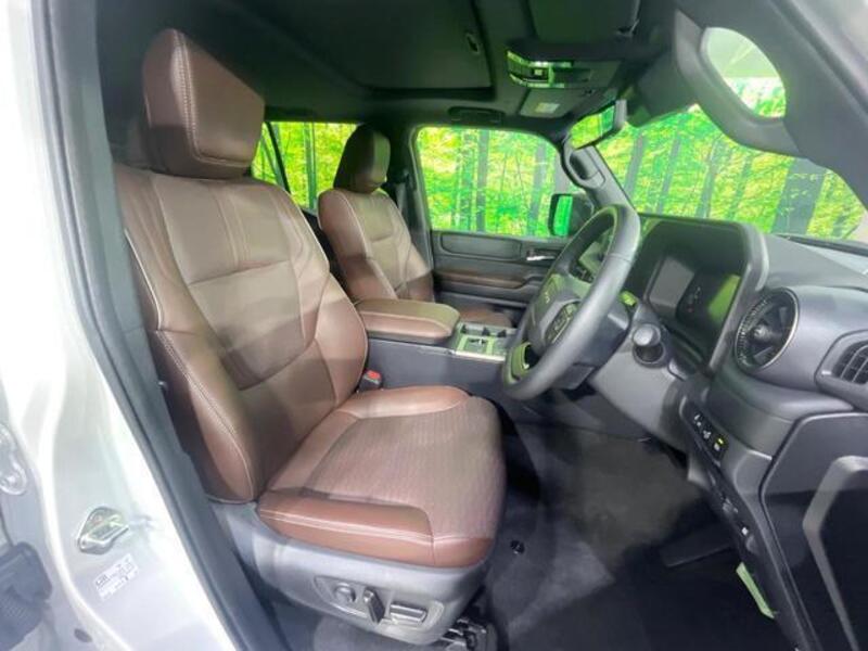 LAND CRUISER 250