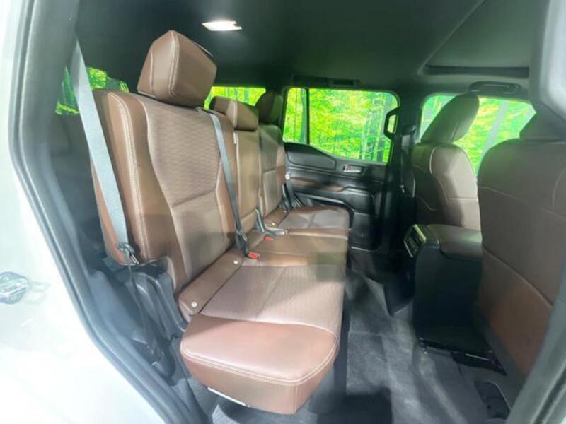 LAND CRUISER 250