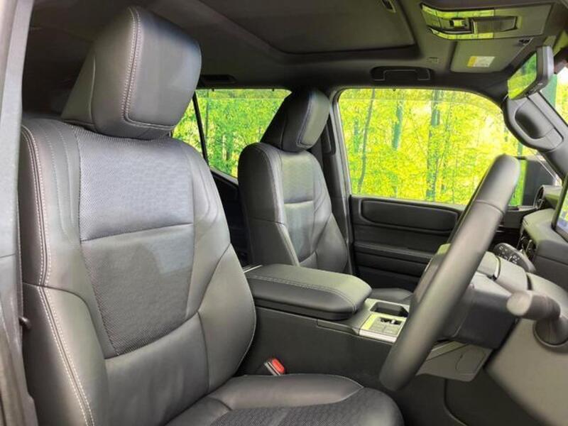 LAND CRUISER 250