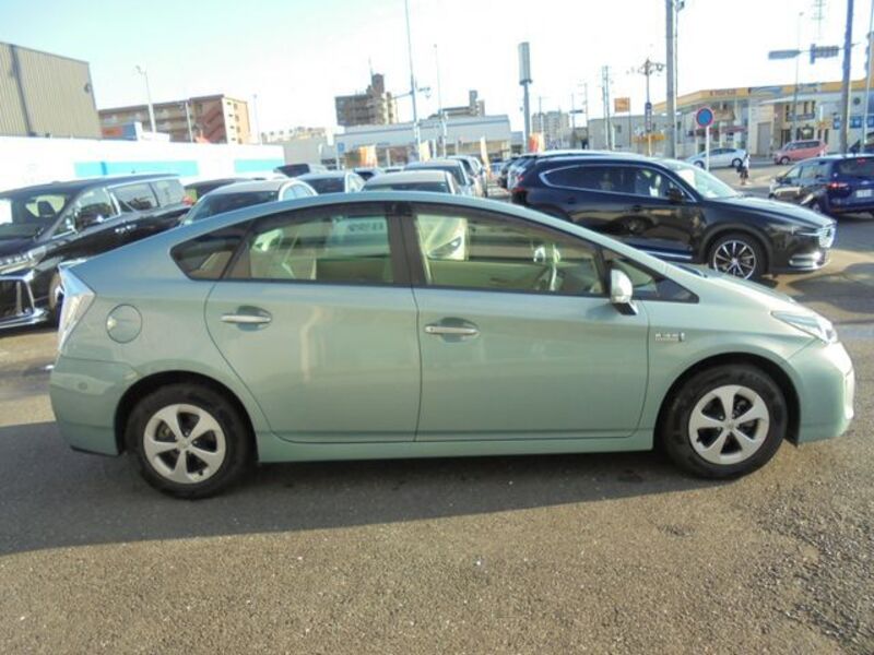 PRIUS PHV