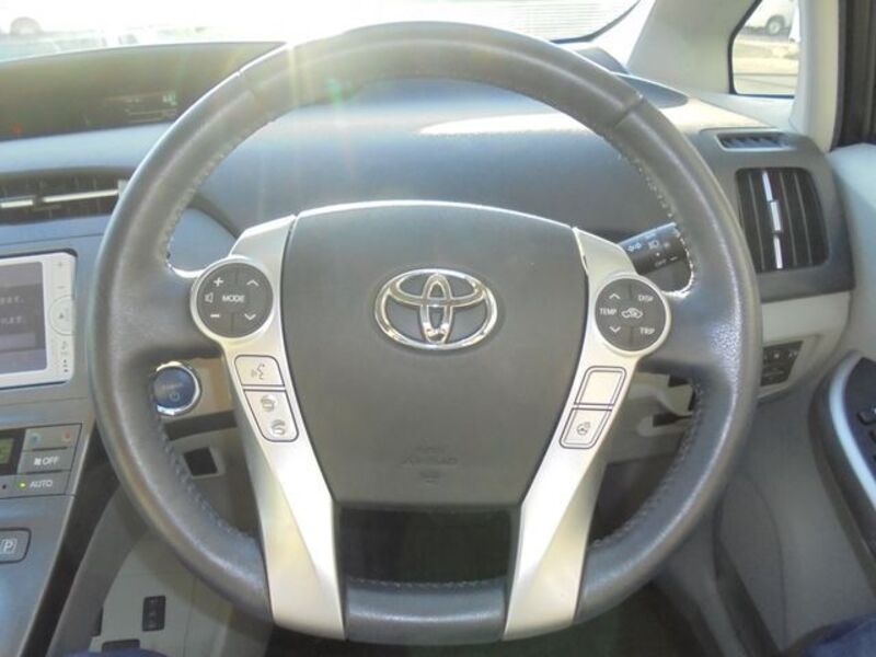 PRIUS PHV