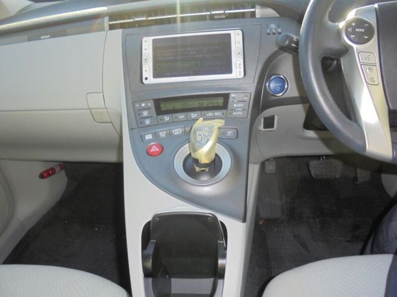 PRIUS PHV