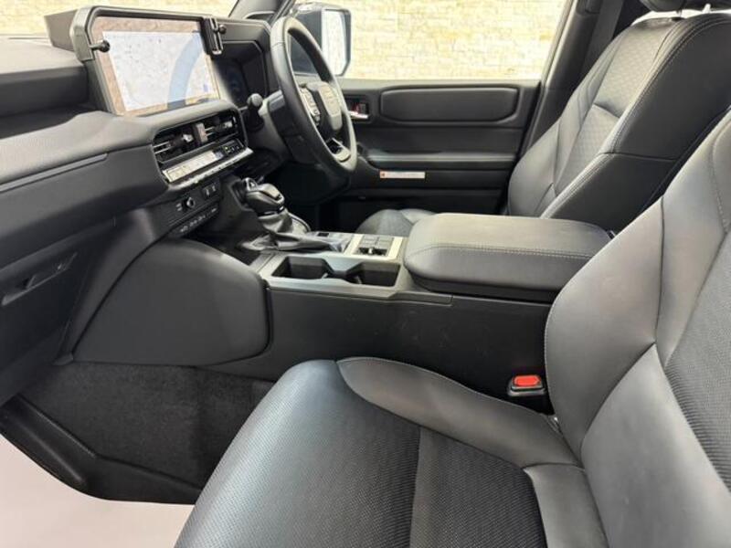LAND CRUISER 250