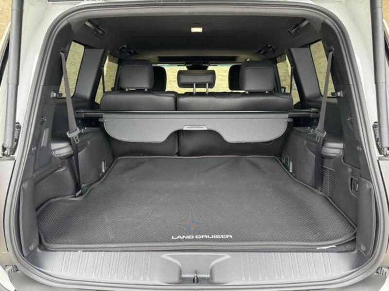 LAND CRUISER 250