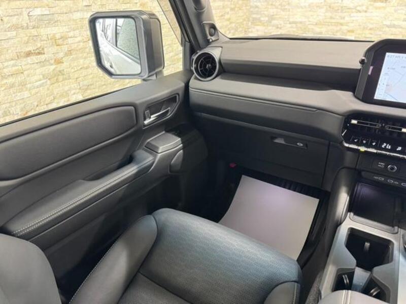 LAND CRUISER 250