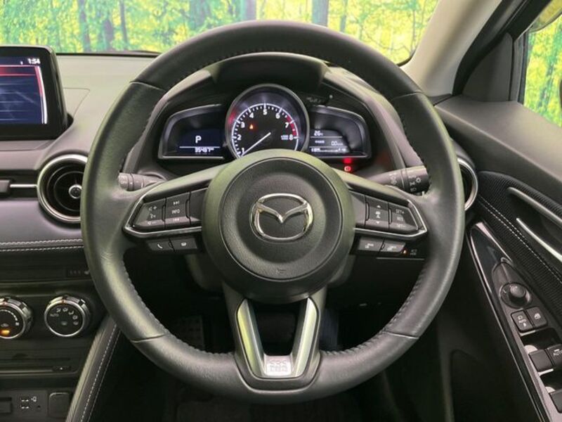 MAZDA2
