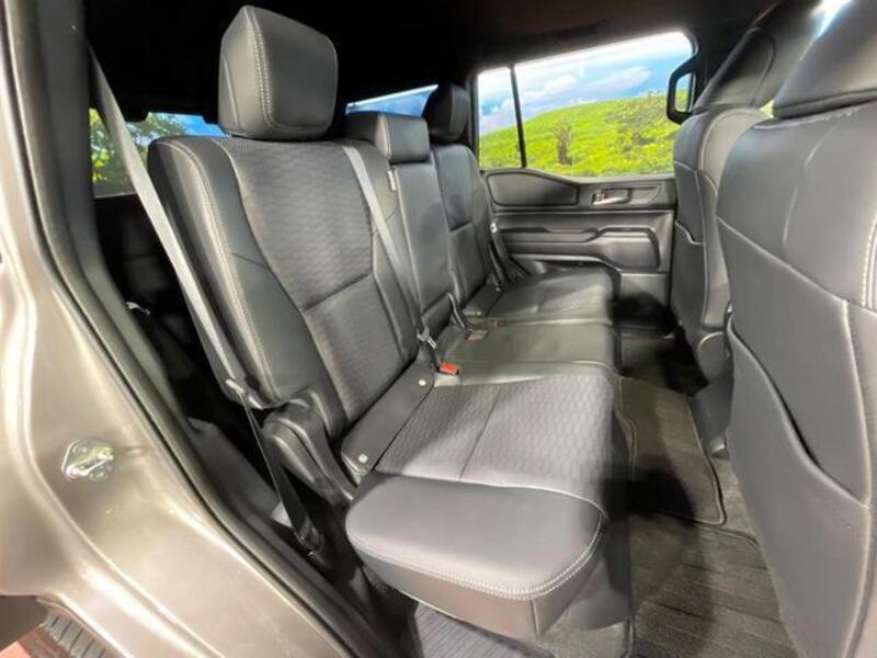 LAND CRUISER 250