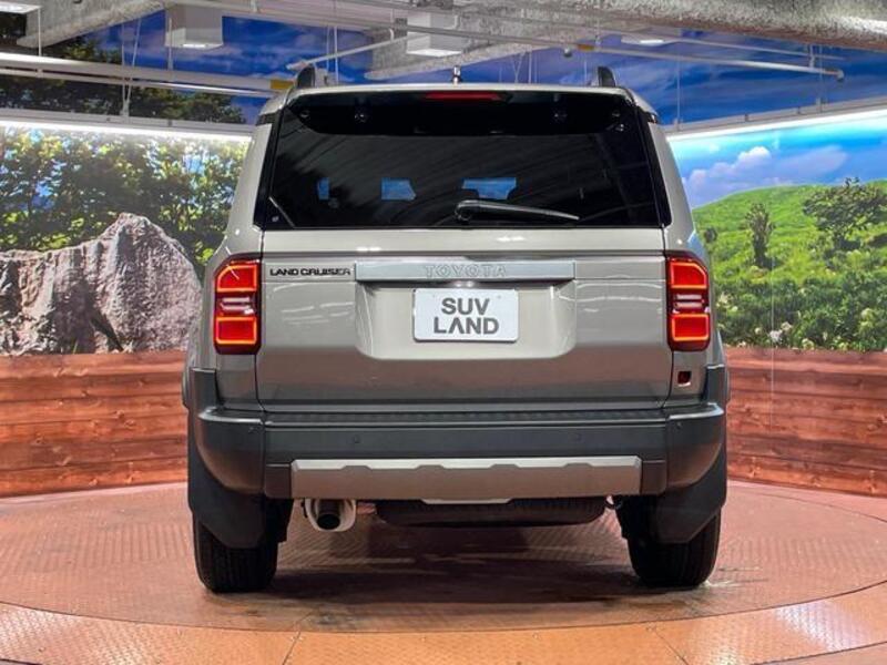 LAND CRUISER 250