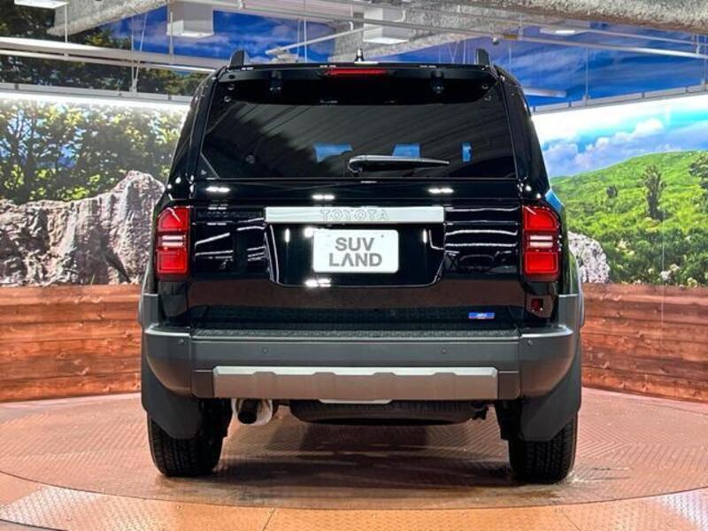 LAND CRUISER 250